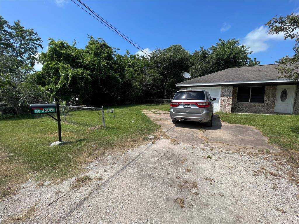 Van Vleck, TX 77482,307 2nd ST