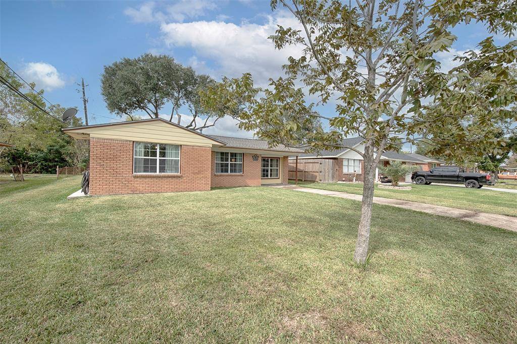 Pasadena, TX 77502,2120 Dewberry LN