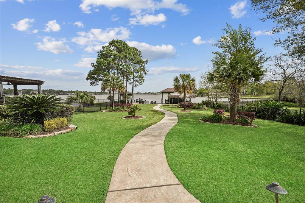 Seabrook, TX 77586,219 Lakeshore DR