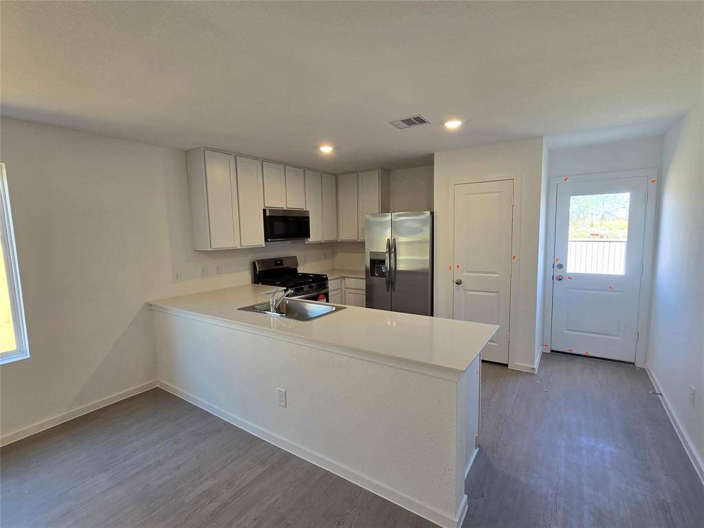 Crosby, TX 77532,1723 Green Warbler LN