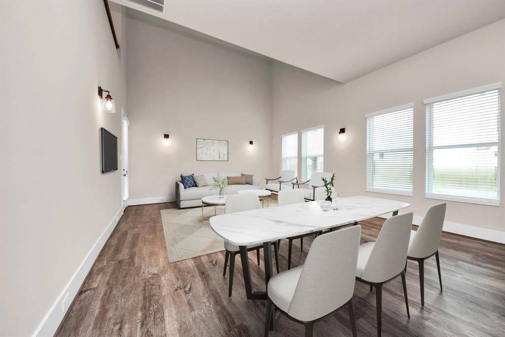 Houston, TX 77091,2911 Paul quinn ST