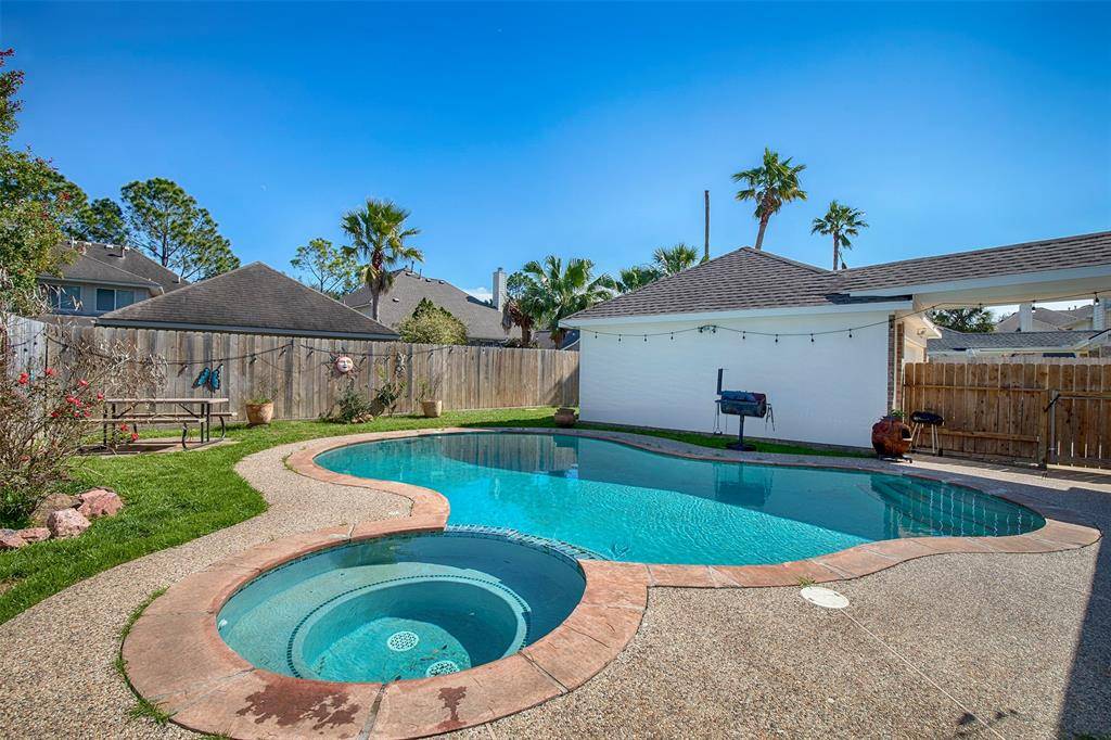 League City, TX 77573,128 Mariner Cove CT