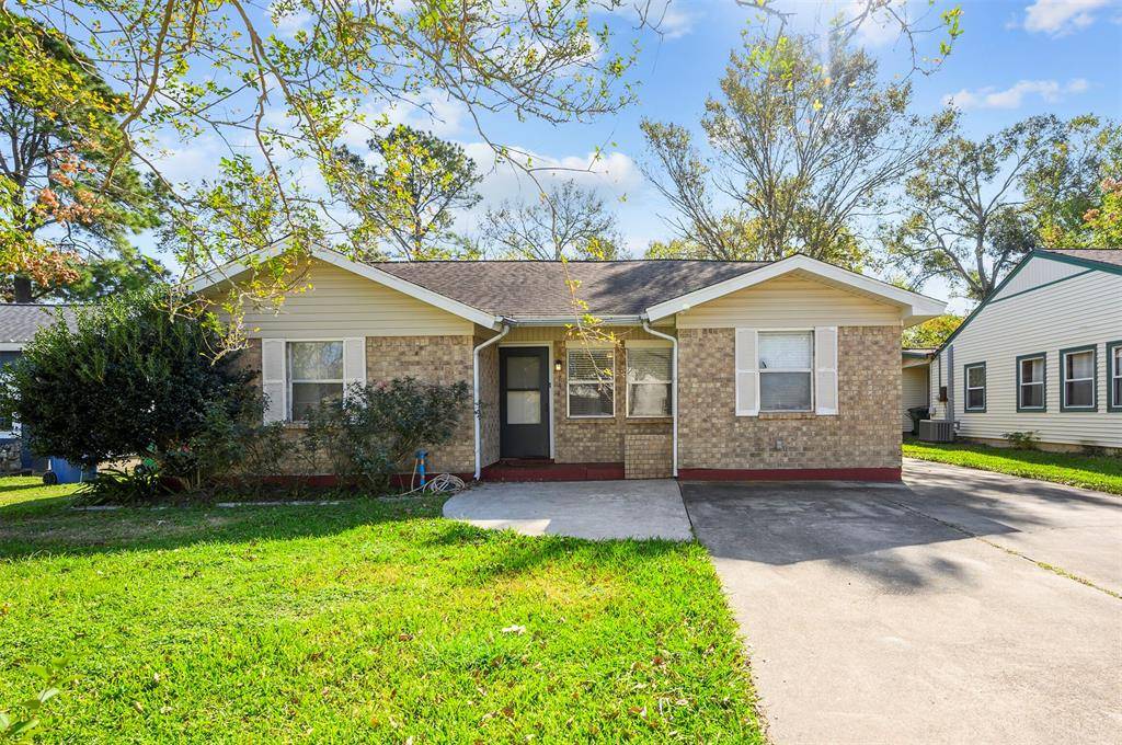 Angleton, TX 77515,744 Lorrain ST