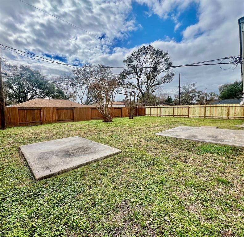 Houston, TX 77018,2211 Stonecrest DR
