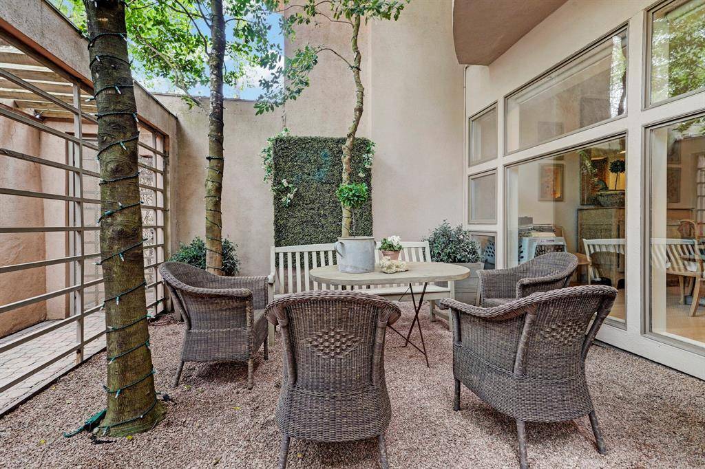Houston, TX 77098,3255 Sul Ross ST