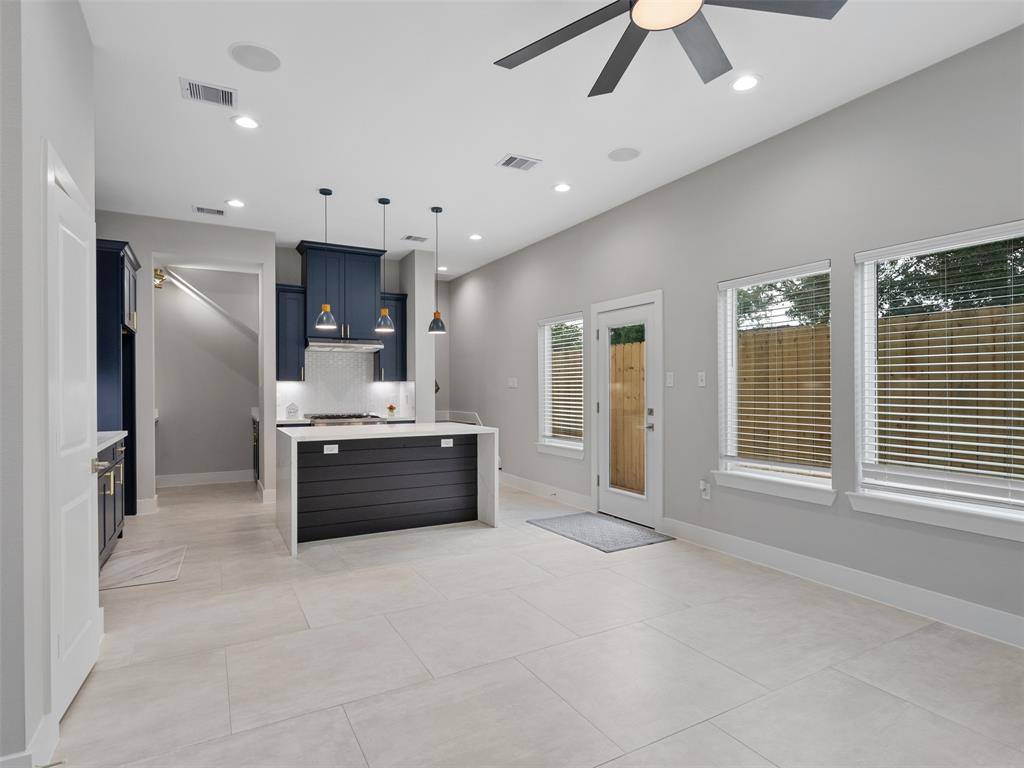 Houston, TX 77091,825 Paul Quinn ST #F