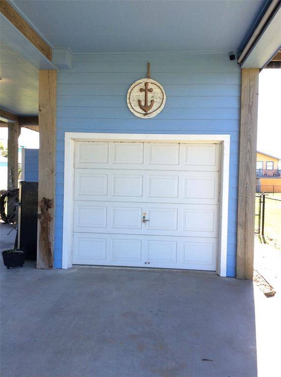 Crystal Beach, TX 77650,915 Sandollar