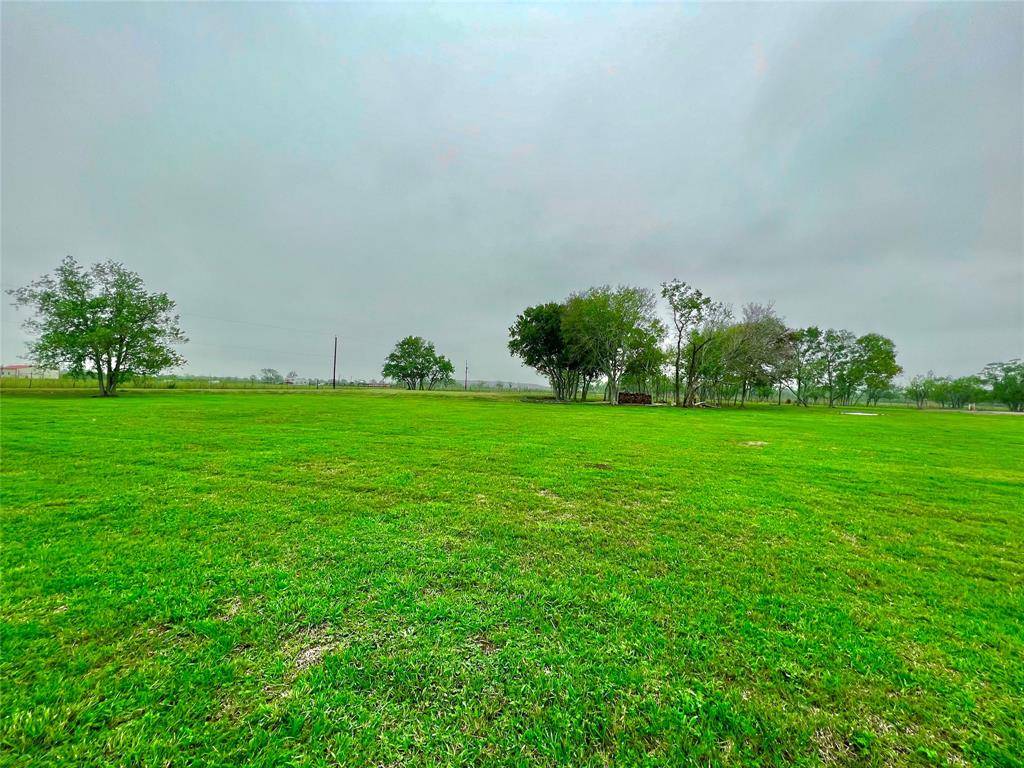 Angleton, TX 77515,330 FAIRWAY DR/CR 595