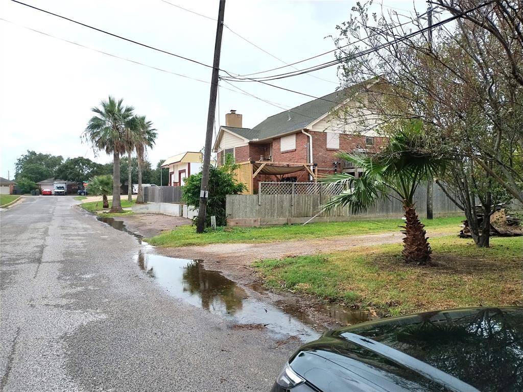 Galveston, TX 77551,2411 67th ST