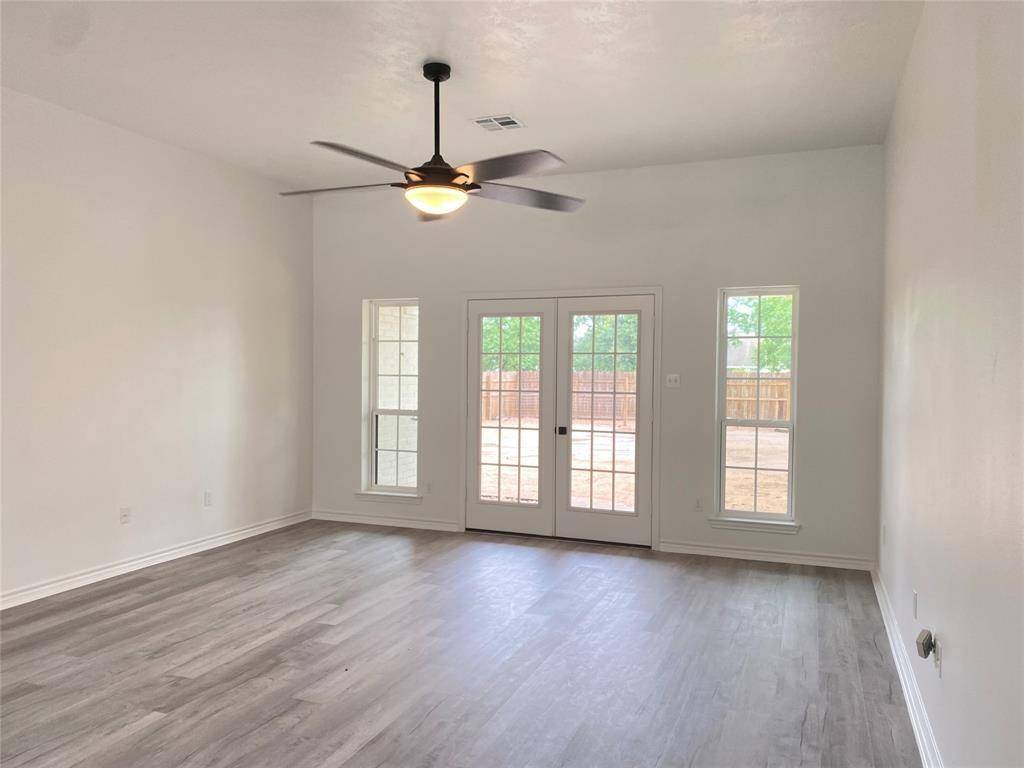 Sealy, TX 77474,3907 Quail CIR