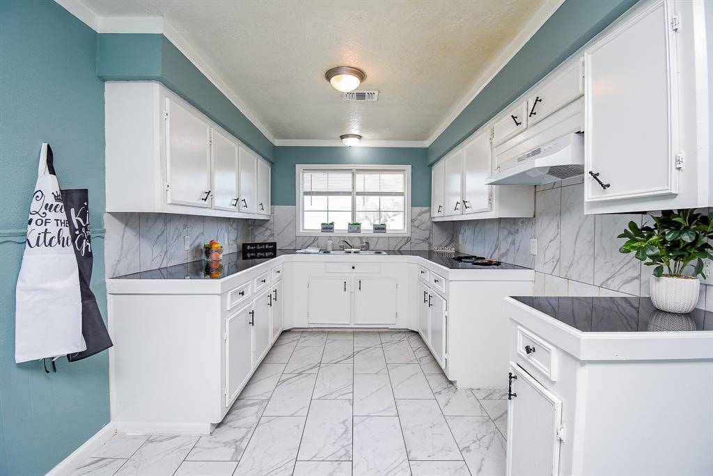 Pasadena, TX 77506,2708 Morningside LN
