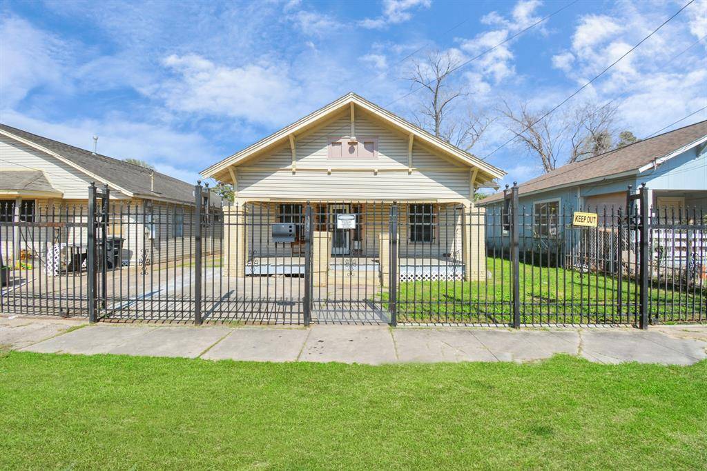 Houston, TX 77011,7029 Sherman ST