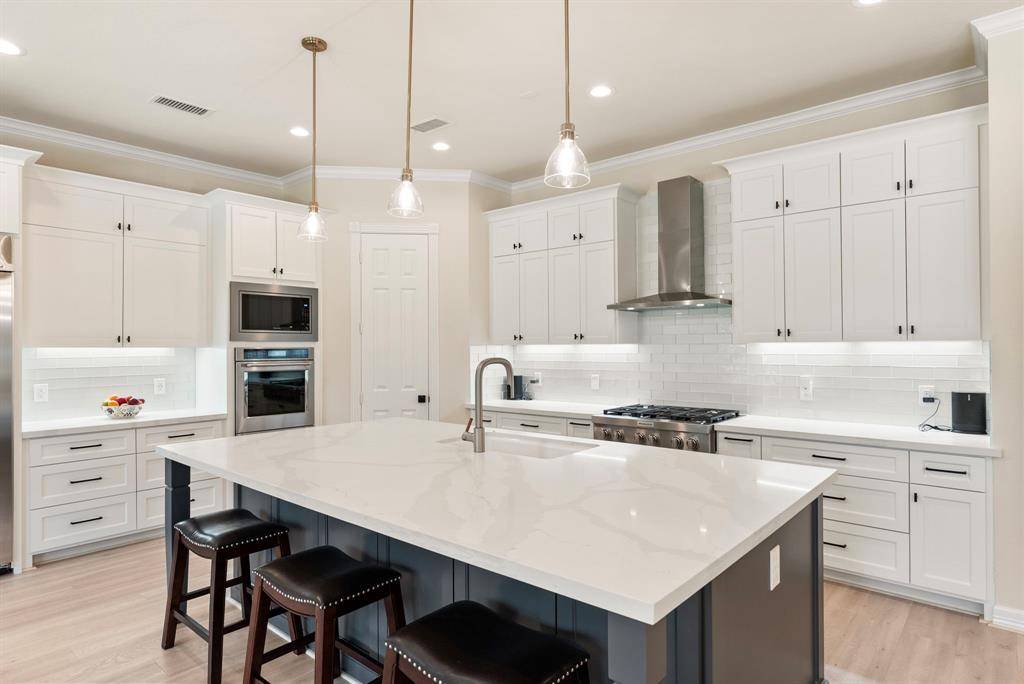 The Woodlands, TX 77381,275 N Silvershire CIR