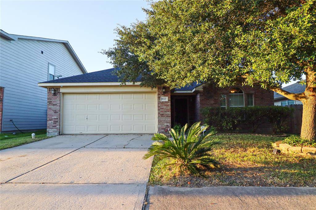 Houston, TX 77048,5707 Praise CT