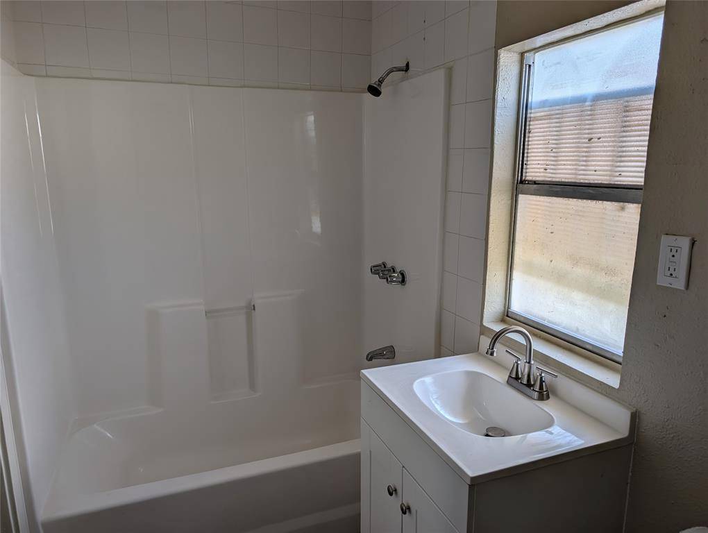 Houston, TX 77011,7116 Avenue F