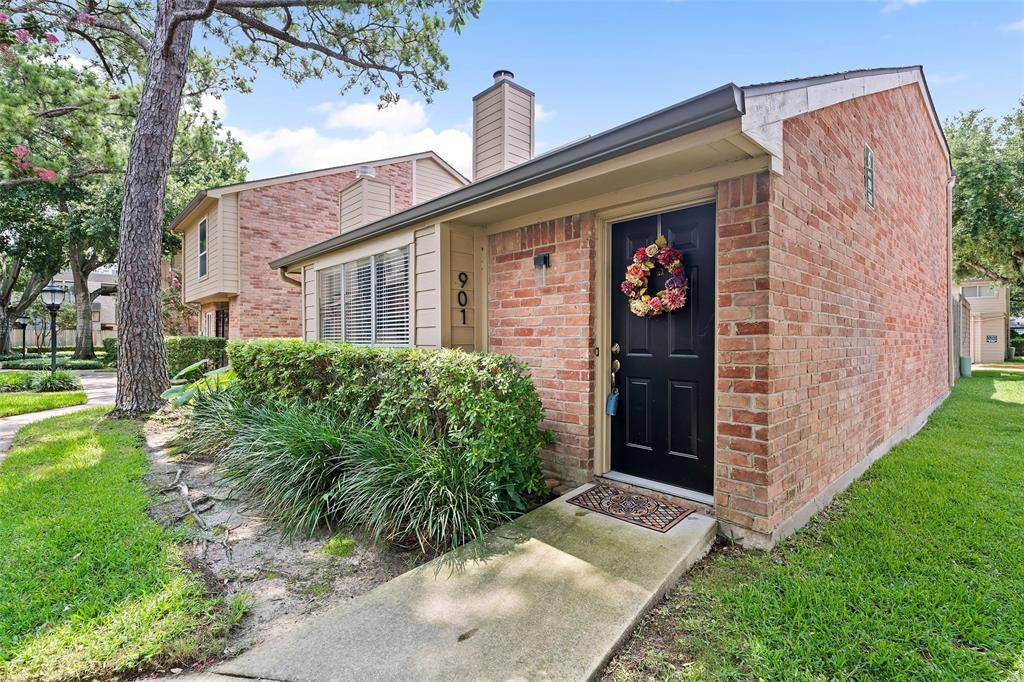 Houston, TX 77024,901 Memorial Village DR #65