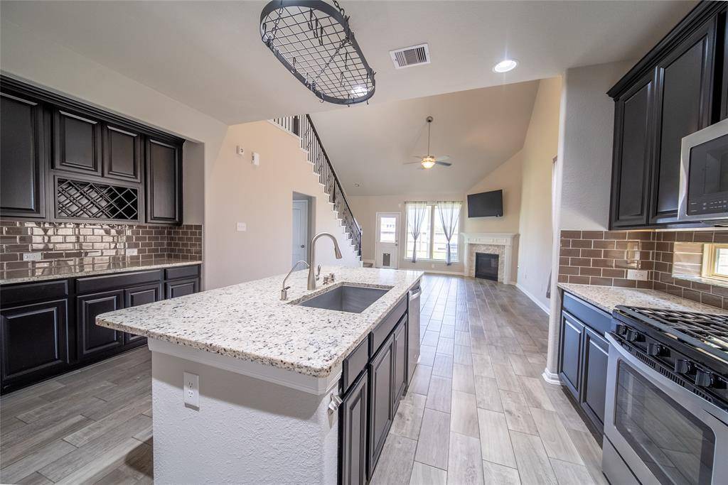 Katy, TX 77493,5422 Nobel Earl CT