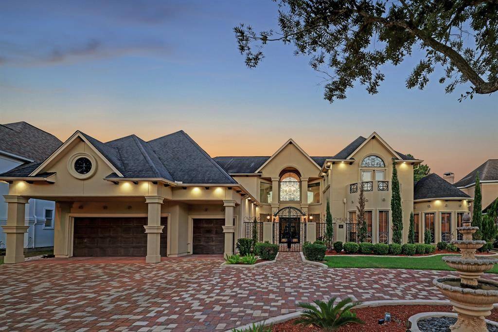 Sugar Land, TX 77479,16 Lake Mist CT