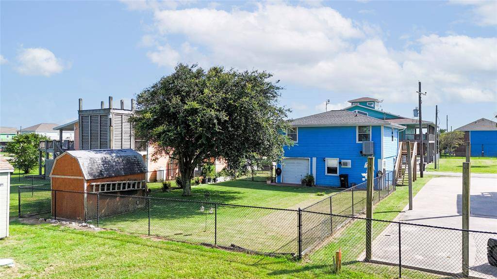 Crystal Beach, TX 77650,954 Palmetto DR