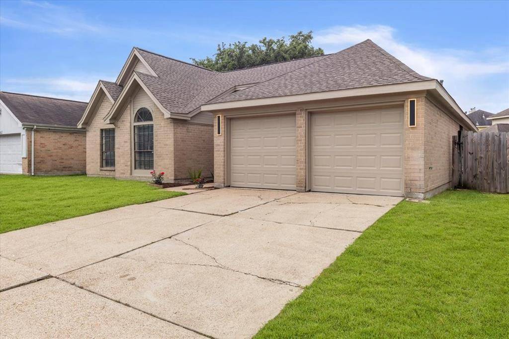 Pearland, TX 77584,1042 Saint John DR