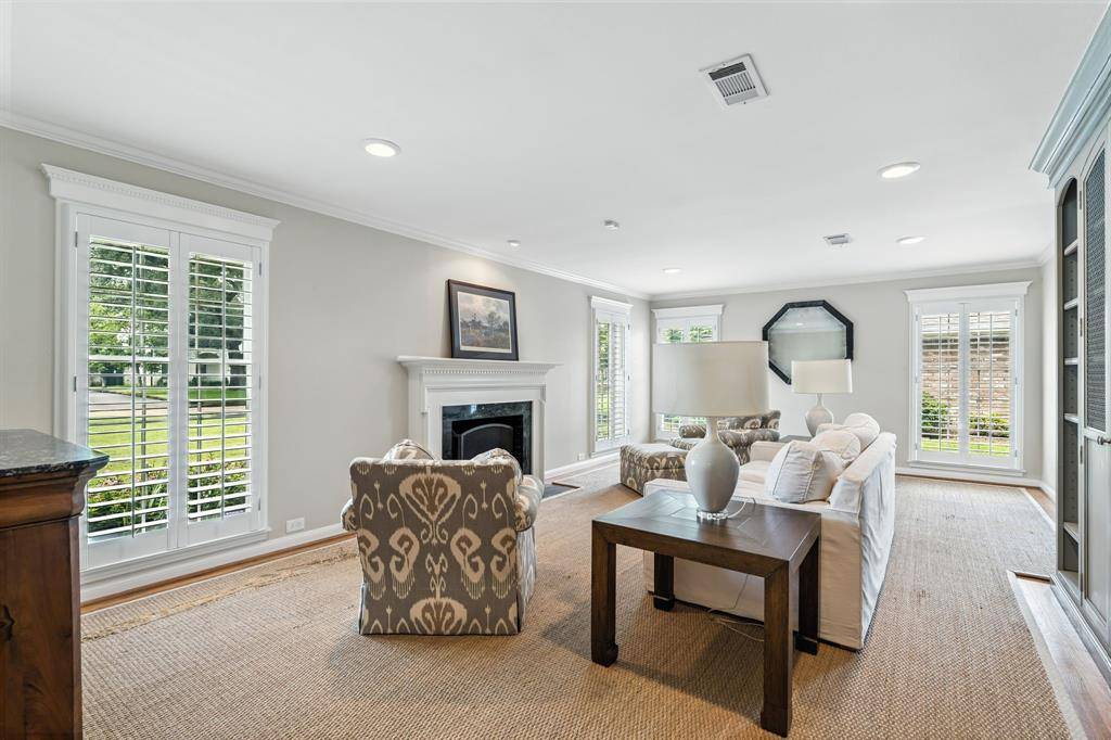 Houston, TX 77056,5660 Longmont DR