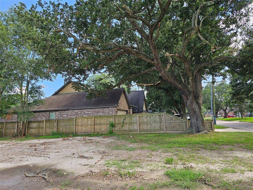 Port Neches, TX 77651,813 Mcarthur DR