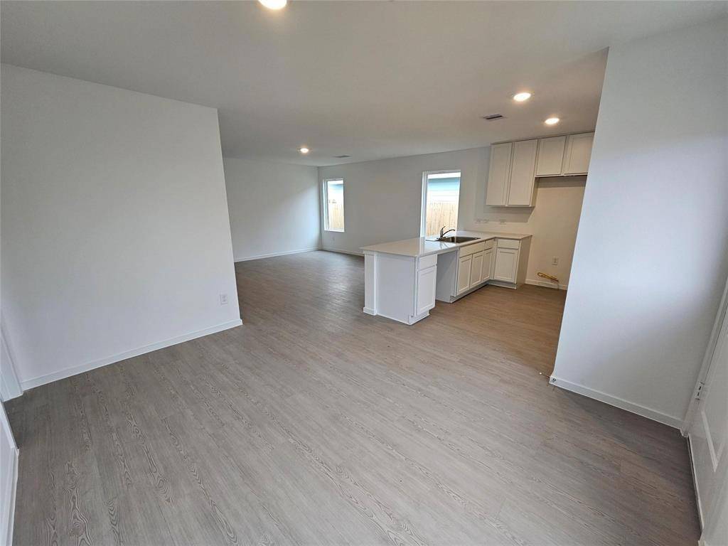 Angleton, TX 77515,421 Amy ST