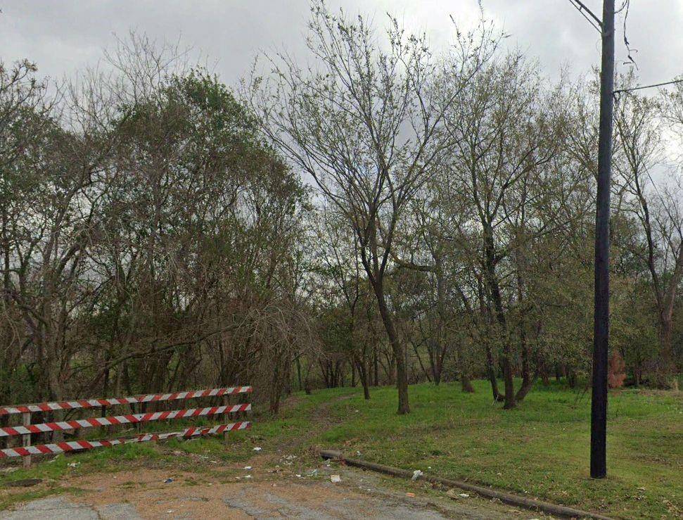 Houston, TX 77022,1518 E 33rd ST