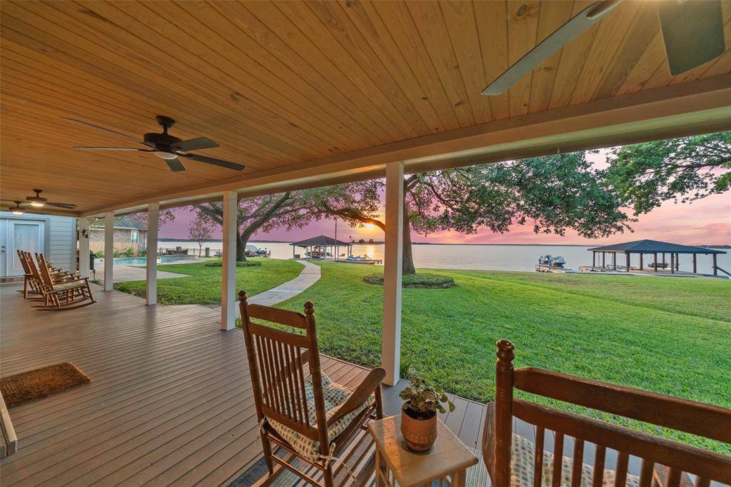 Willis, TX 77318,9663 W Shore DR