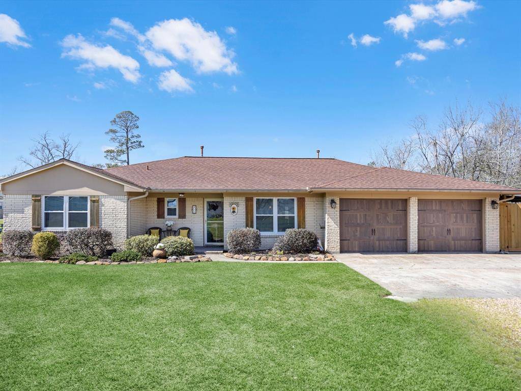 Highlands, TX 77562,316 N Magnolia ST