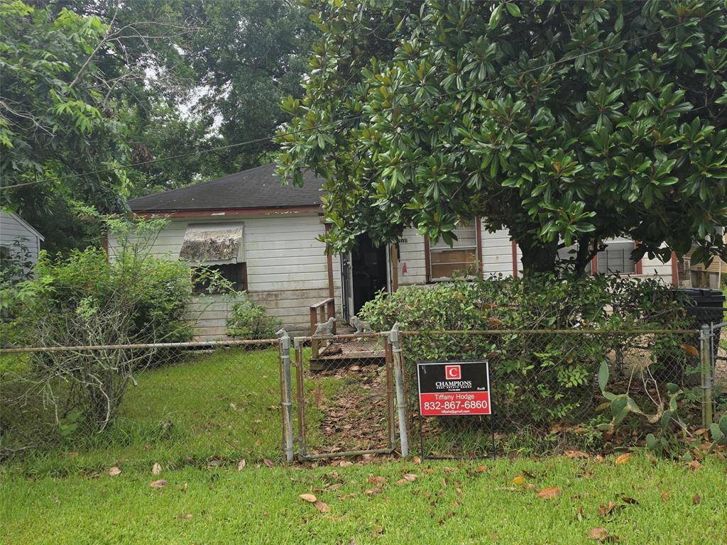 Houston, TX 77033,5218 Higgins ST