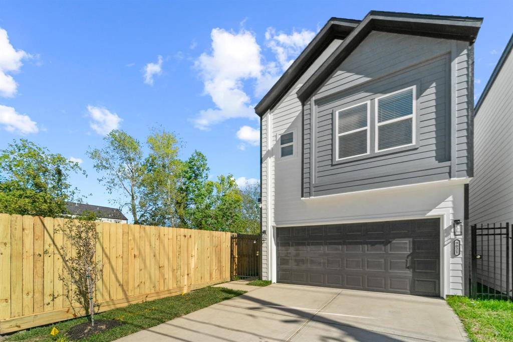 Houston, TX 77033,5218 Higgins ST