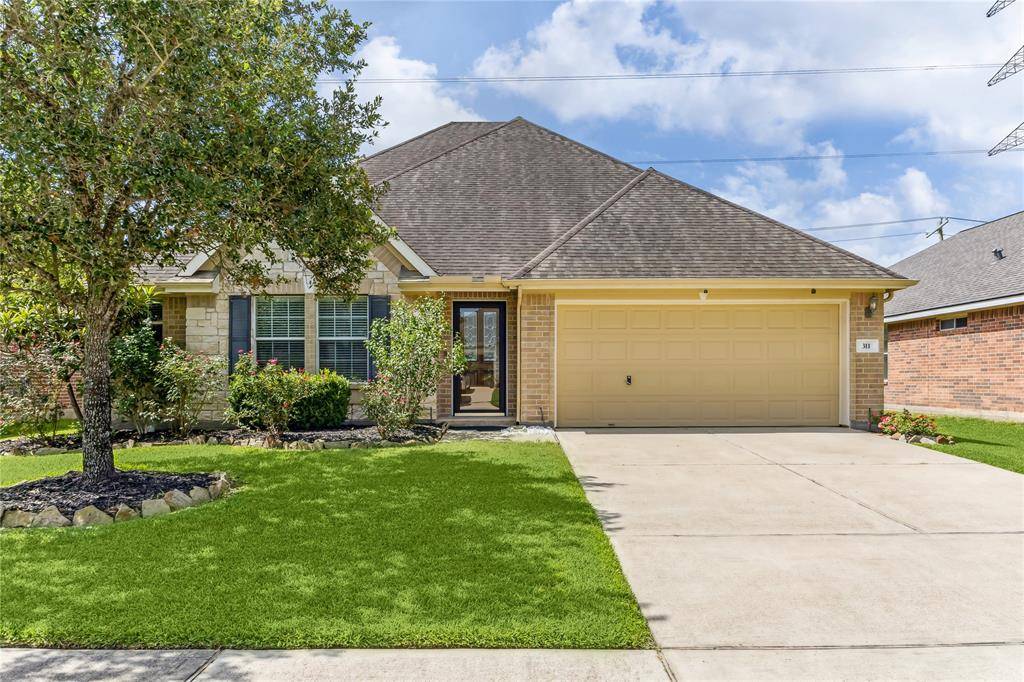 Alvin, TX 77511,311 Lake Line DR