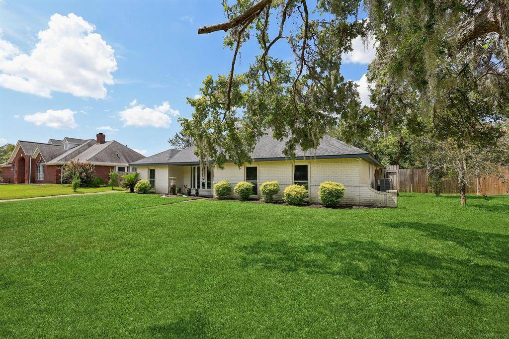 Friendswood, TX 77546,14 Haverford LN