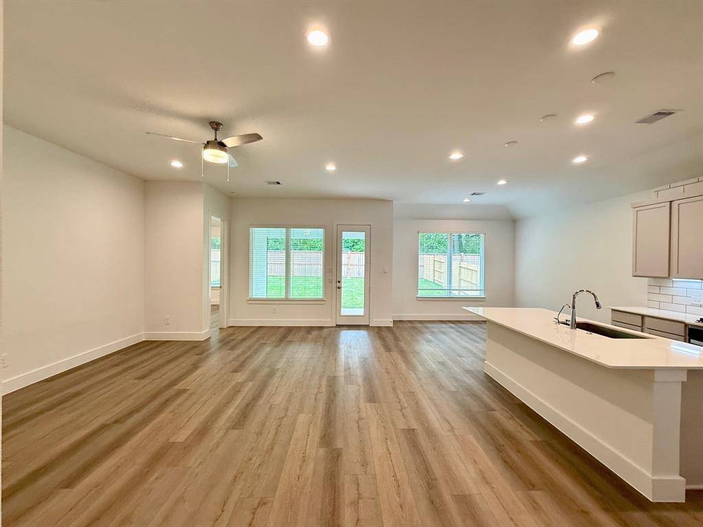 Conroe, TX 77304,396 SPRINGFIELD TERRACE DRIVE