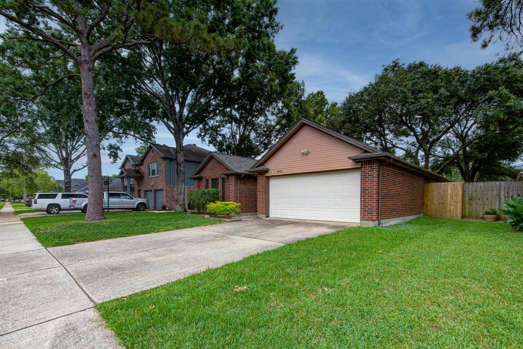 League City, TX 77573,2209 Castle DR
