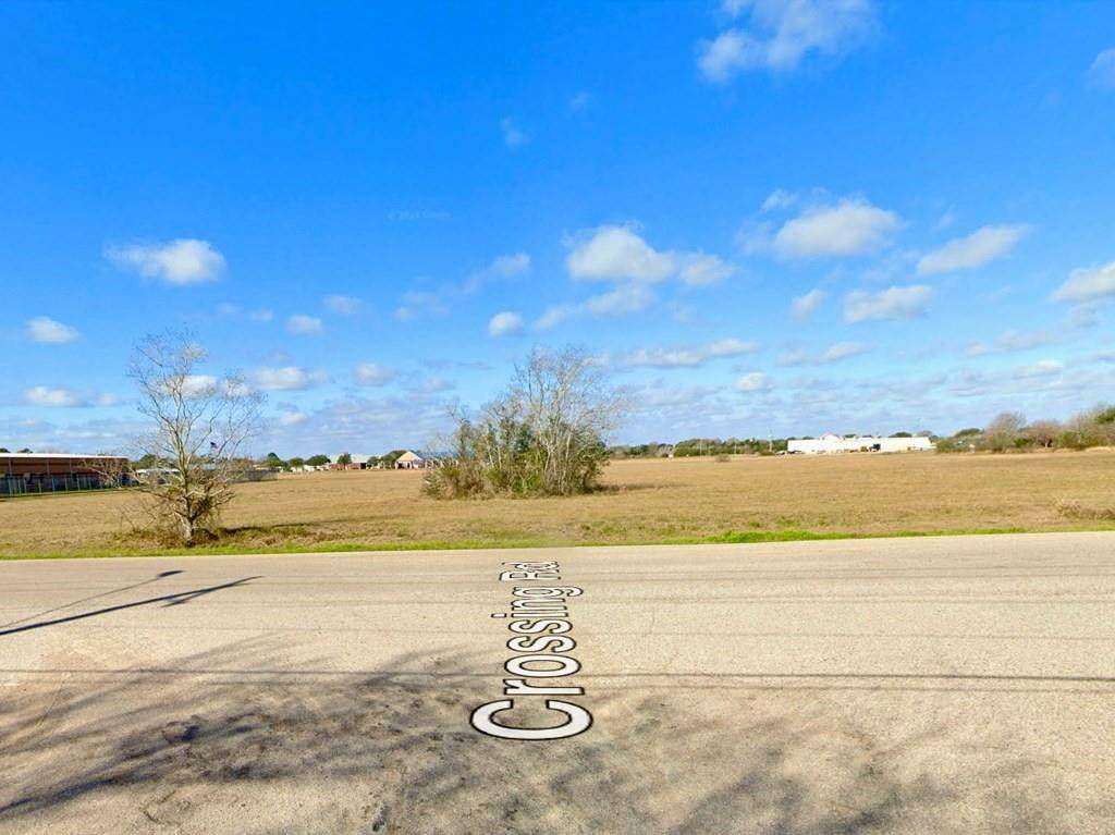 Angleton, TX 77515,1 North Valderas