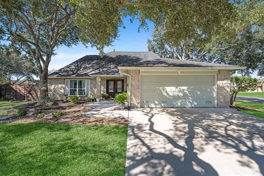 Pearland, TX 77584,802 Thornwood CT