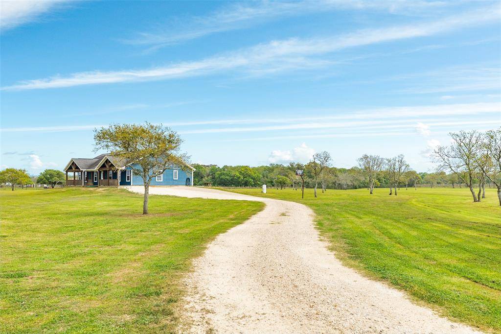 Danbury, TX 77534,5049 County Road 208