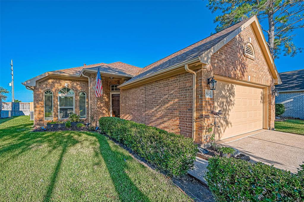 Pearland, TX 77584,942 Peach Blossom DR