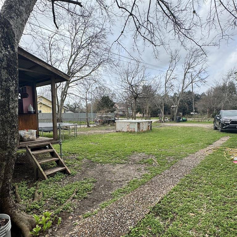 Houston, TX 77087,7909 Dixie DR