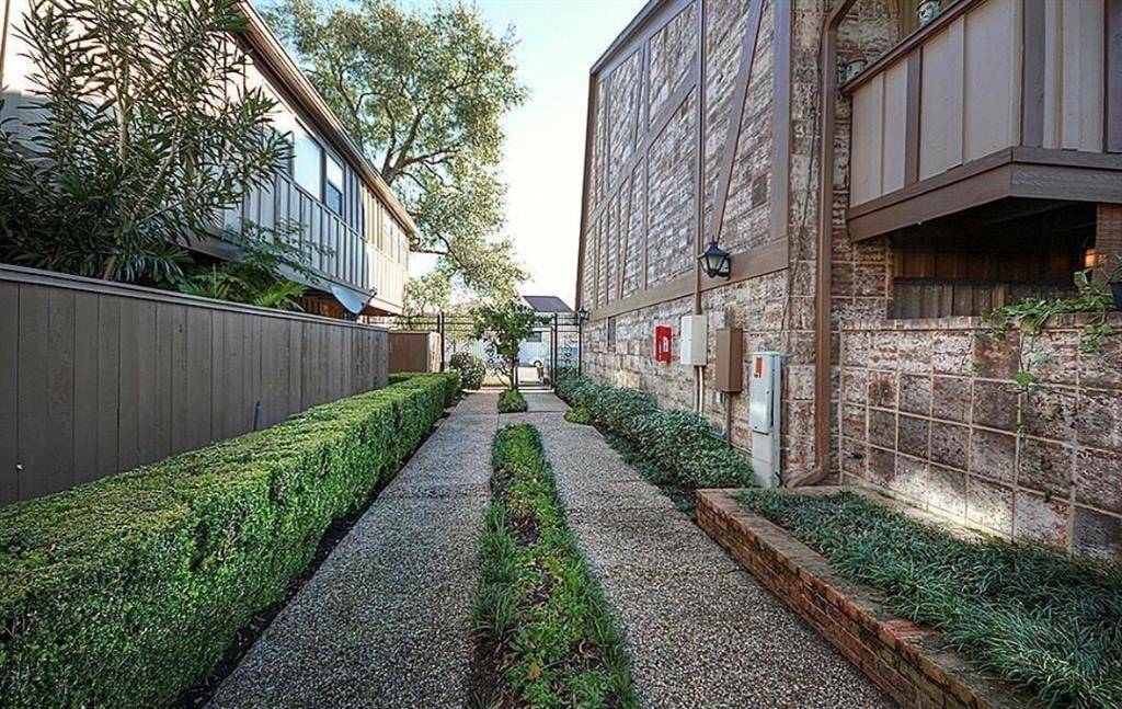 Houston, TX 77057,2574 Marilee LN #18