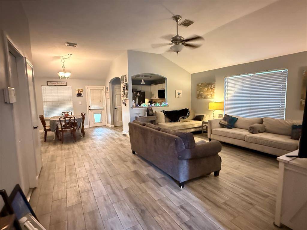 Montgomery, TX 77356,207 Leisure LN