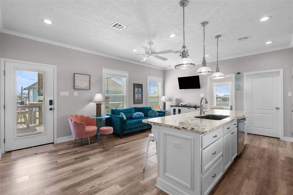 Crystal Beach, TX 77650,1790 Catfish LN
