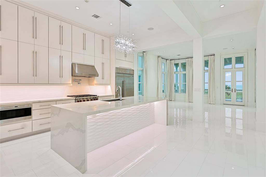 Galveston, TX 77550,2425 E Seaside DR