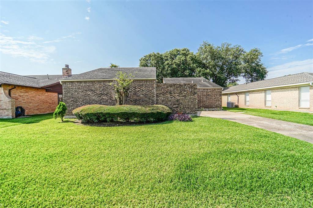 Houston, TX 77059,15718 Echo Hill DR