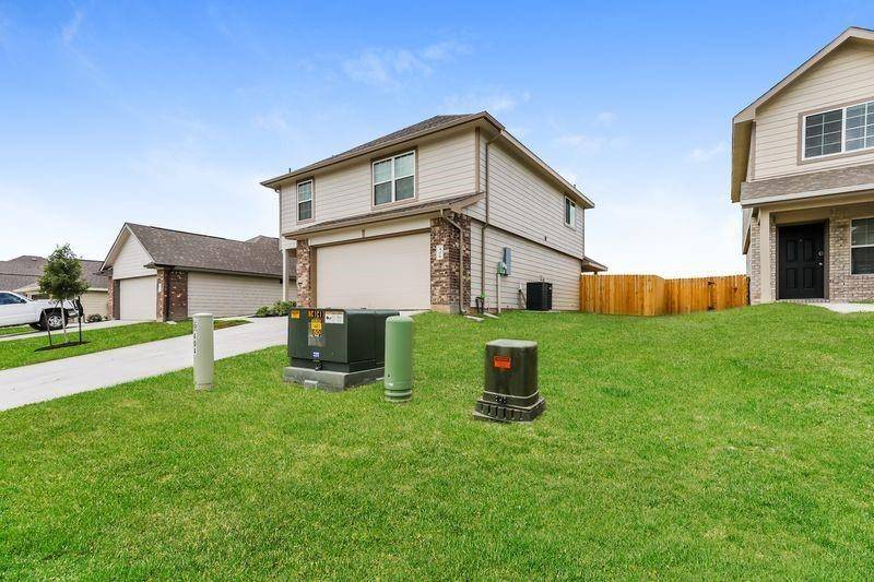 Huntsville, TX 77320,406 Brushback ST