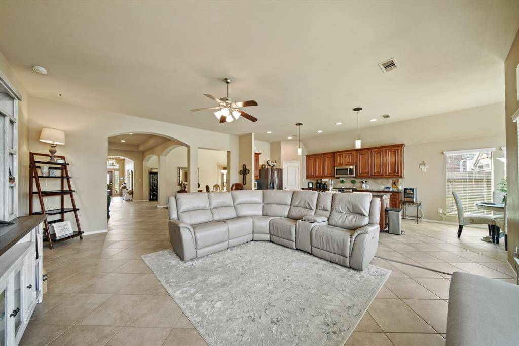 League City, TX 77573,6096 Scarborough LN