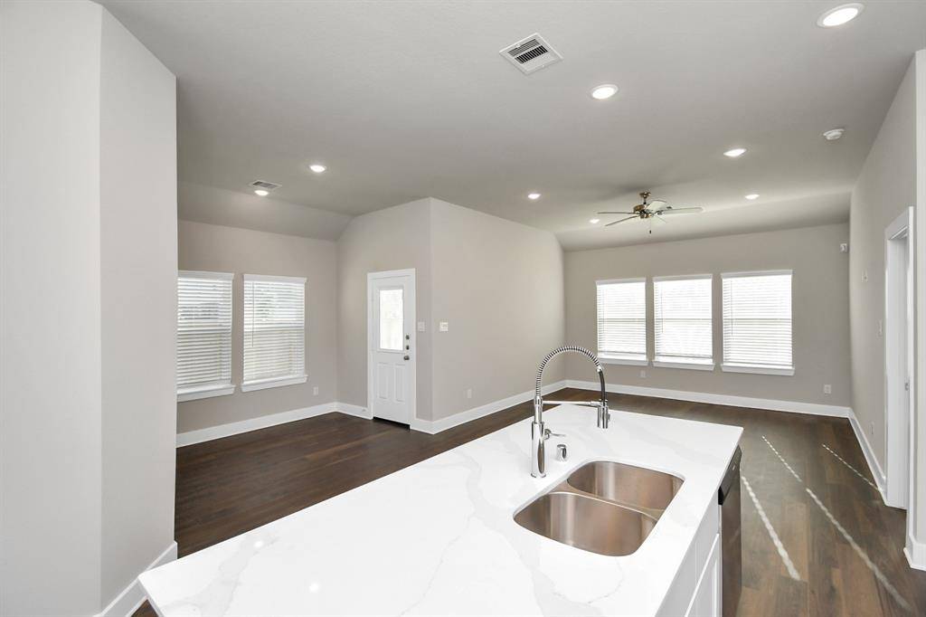 Rosharon, TX 77583,10510 Wildflower View DR