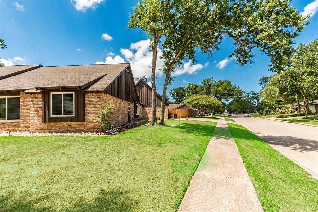 El Lago, TX 77586,443 Bayou View DR